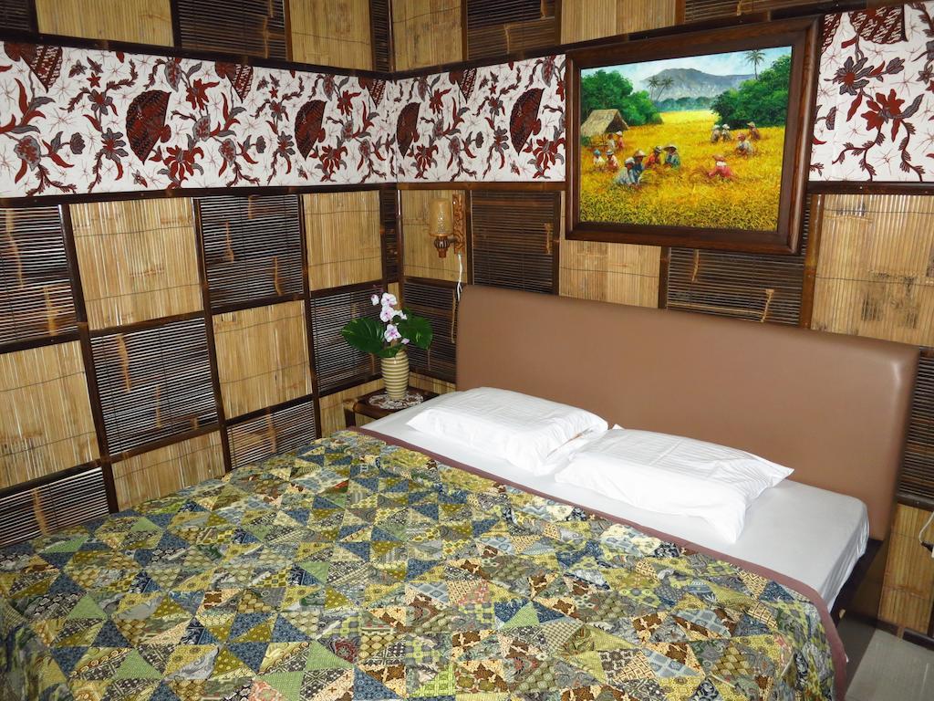Enny'S Guest House Malang Quarto foto
