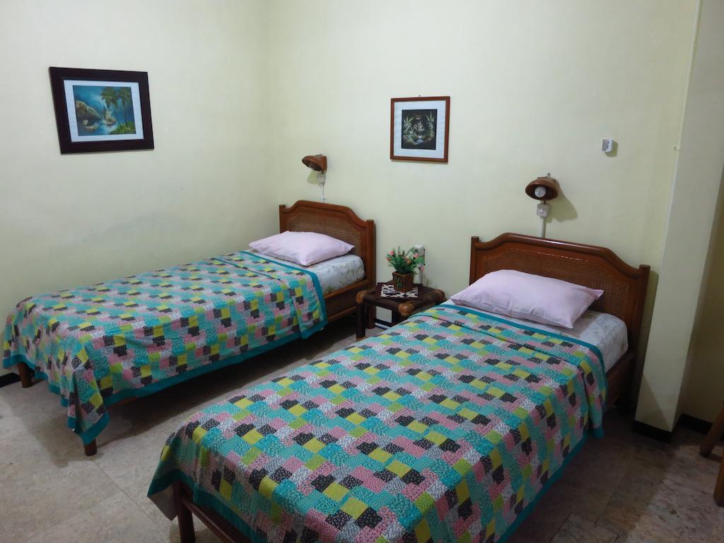 Enny'S Guest House Malang Quarto foto