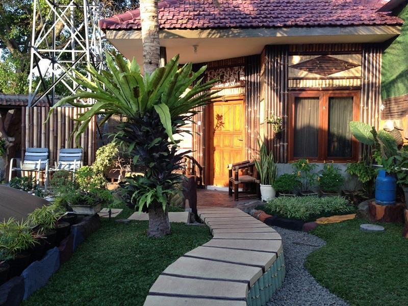 Enny'S Guest House Malang Exterior foto