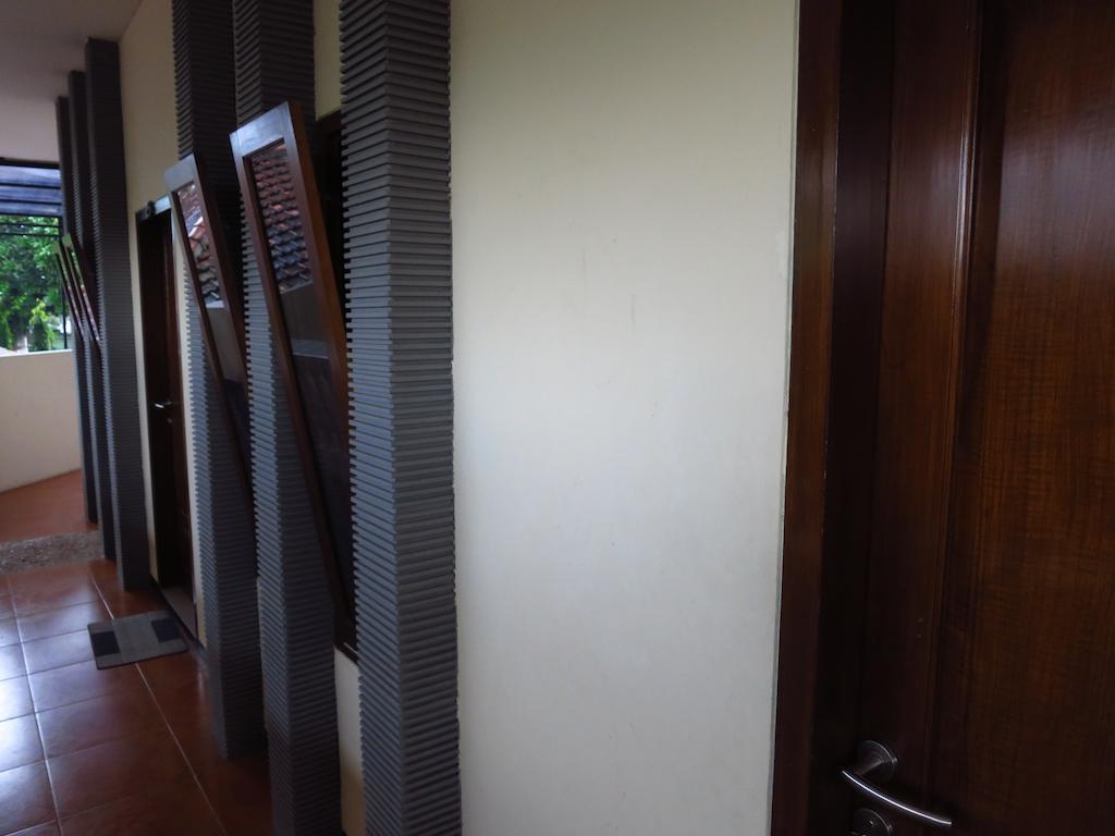Enny'S Guest House Malang Exterior foto