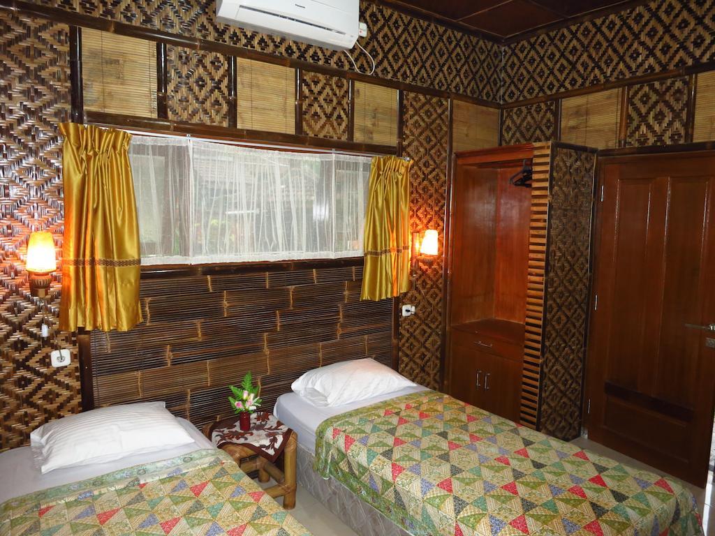 Enny'S Guest House Malang Exterior foto