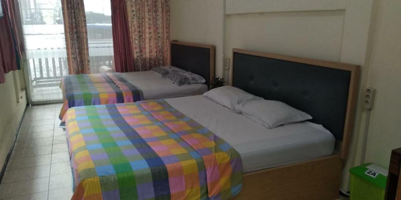 Enny'S Guest House Malang Exterior foto