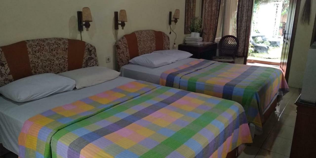 Enny'S Guest House Malang Exterior foto